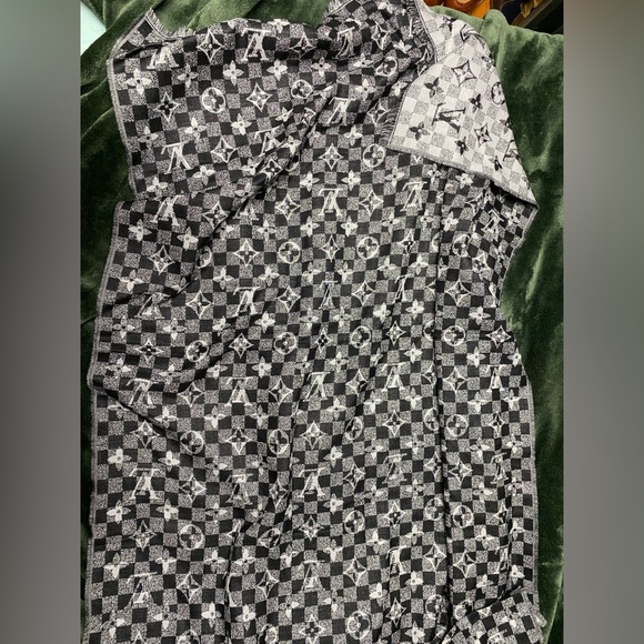 Louis Vuitton Men’s Scarf Black and White Damier with LV Print Silk/Wool NWT/Box - Picture 3 of 7